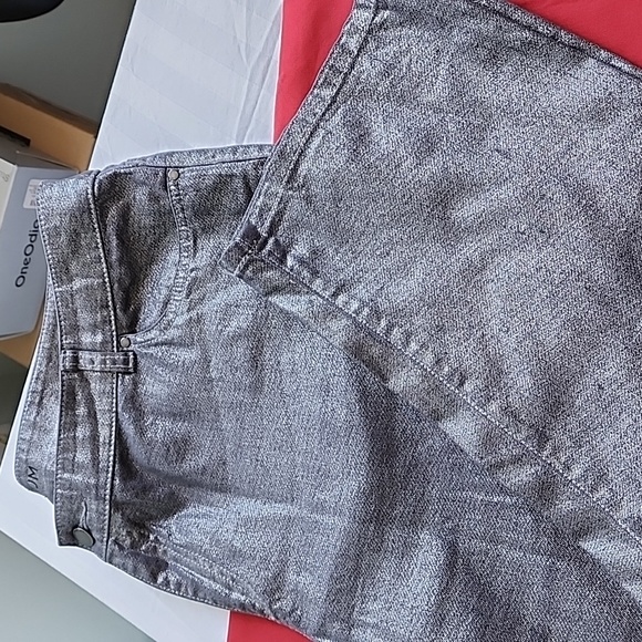 JEANS - Picture 2 of 6